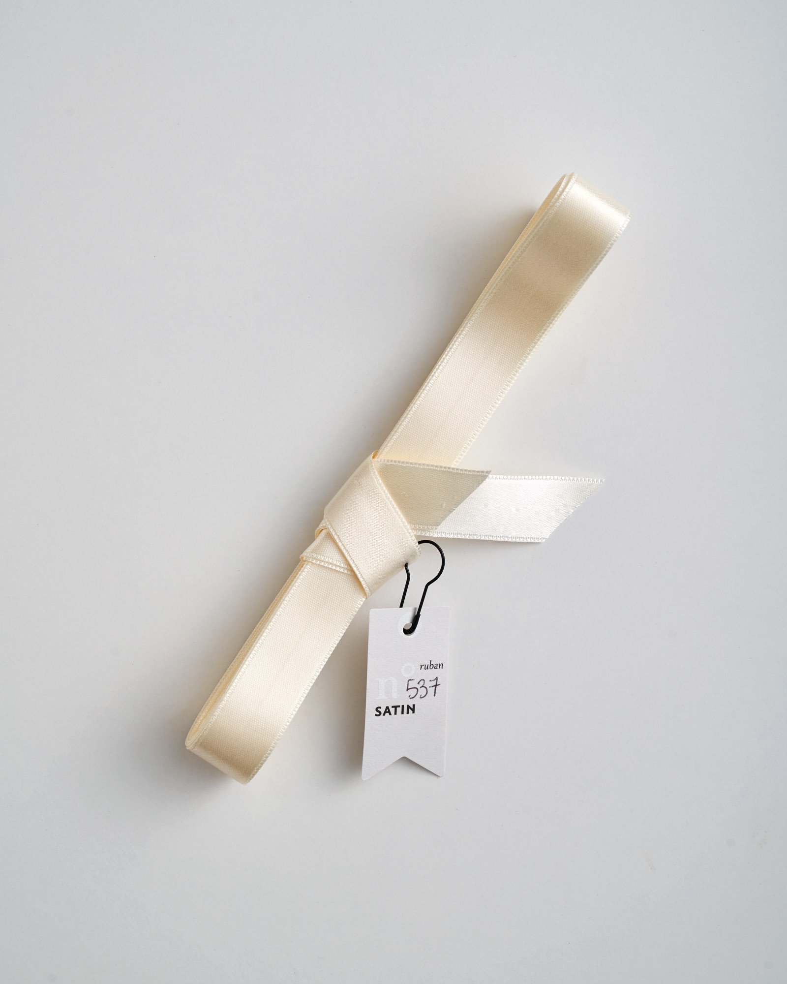 White Cream Satin Ribbon n°537 (L) - Impression Originale